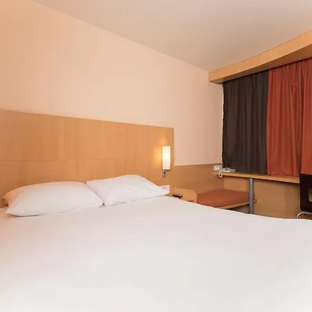 イビス パリ パルク デ エクスポジシオン ホテル